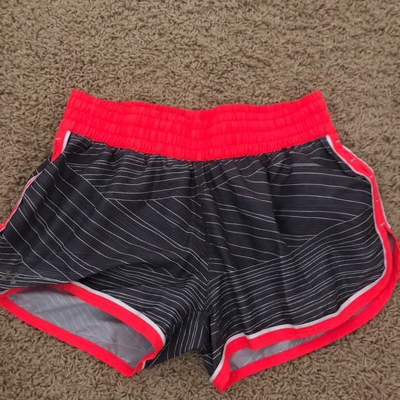 UA running shorts - Picture 1 of 3
